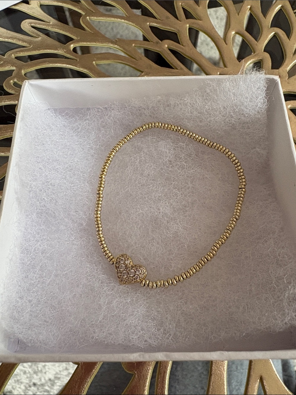 Kendra Scott Gold Heart
Crystal Stretch Bracelet like new - Picture 2 of 4